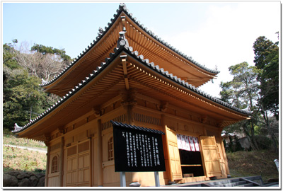薬師本殿.jpg